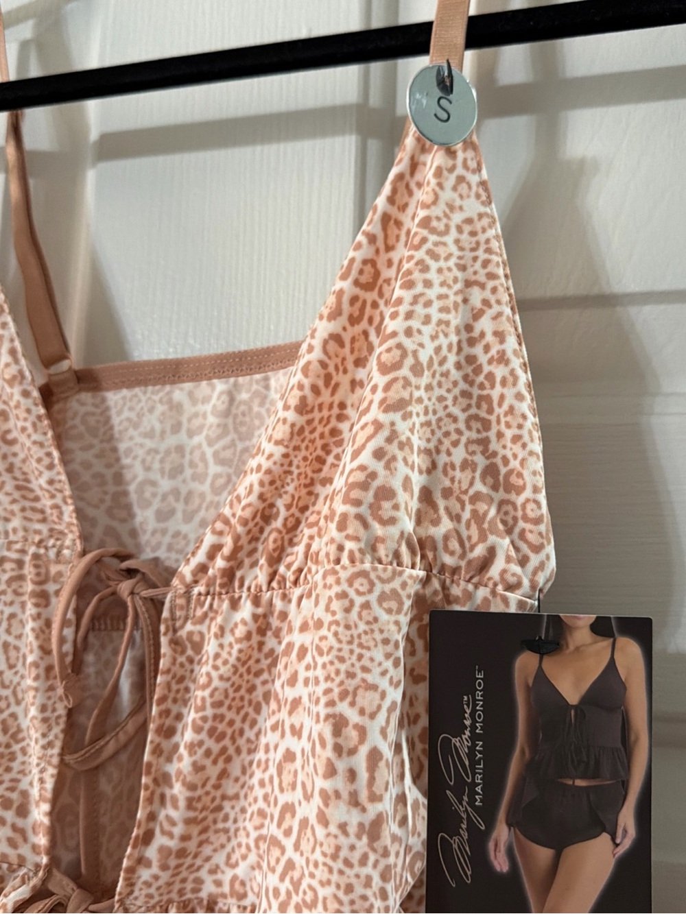 Love Notes Pink Leopard Tie-Front Ruffle Cami - Picture 2 of 6